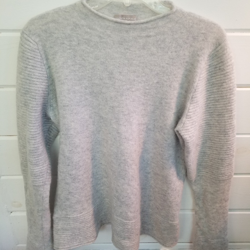 Women's sweater